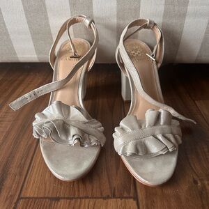 NWT, Vince Camuto, Vintage Silver, Leather, Size 9